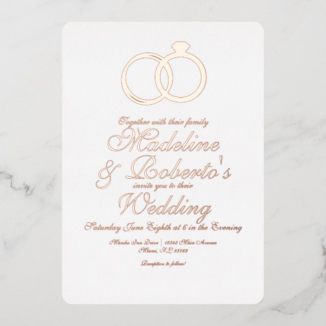 Hübsche Script Rose Gold Rings Foil gepresste Hoch Folieneinladung (Vorderseite)
