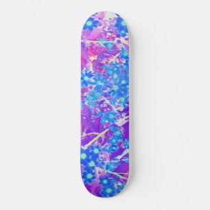 Hübsche Violett-Blau- und Limettengrüne Blume Skateboard