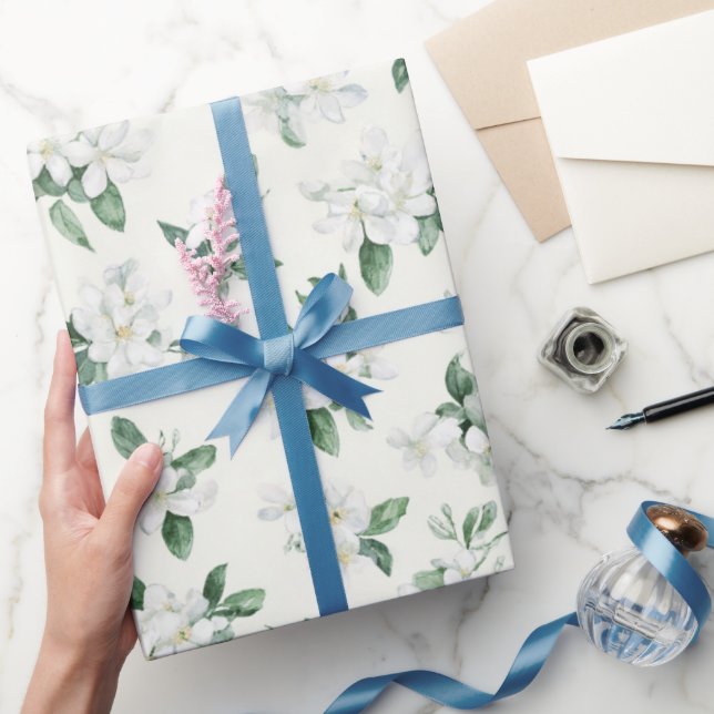 Hübsche Weiße Blumen Brautparty  Geschenkpapier (Schenken)