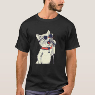 Hübsche weiße Katze mit Karaokemikrofon für Stand- T-Shirt