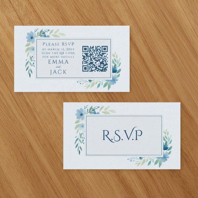 Hübscher Blue Floral Wedding RSVP QR Code Begleitkarte (Pretty Blue Floral Wedding RSVP QR Code Enclosure Card.)