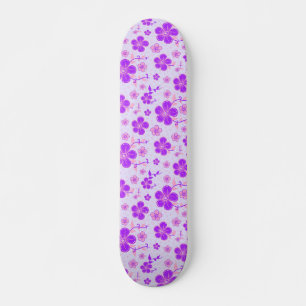 Hübscher Blumendruck Lila und rosa am Lavendel Skateboard