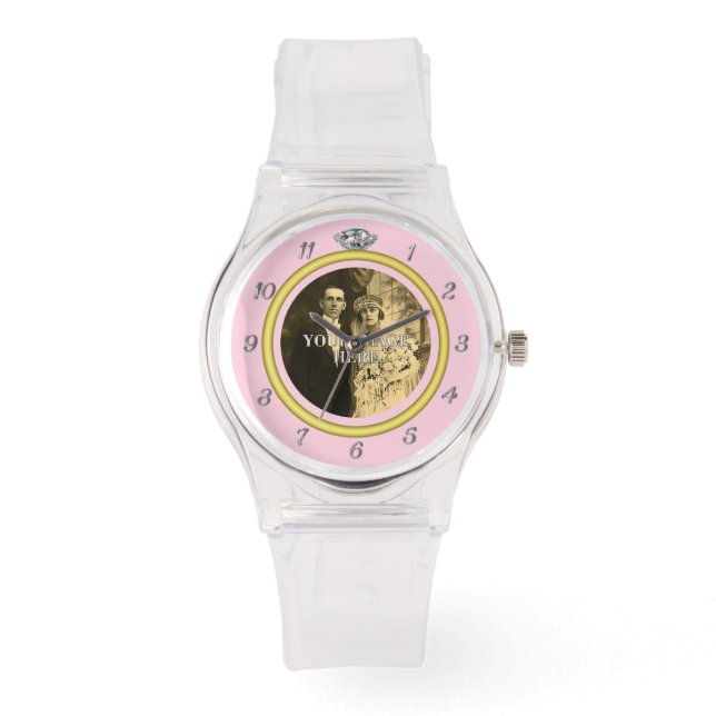 Hübscher Diamant-Hochzeitsring mit Foto auf Rosa Armbanduhr (Vorderseite)