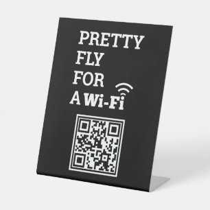 Hübscher Fliegen zum Herstellen einer Wifi-Prüfung Sockelschild