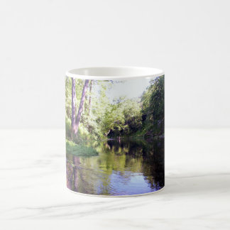 Hübscher Fluss Kaffeetasse