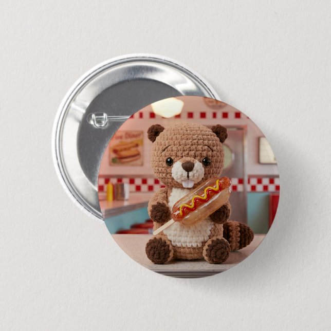 Hübscher gehäkeltel Biber in einer Dinerglashotdog Button (Vorne & Hinten)