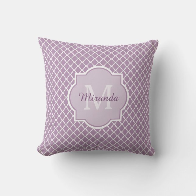 Hübscher Lavendel lila Quatrefoil mit Monogramm Kissen (Vorderseite)