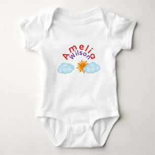 Hübscher Regenbogen-Name Sonnenwolke Baby Strampler
