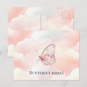 Hübscher rosa Schmetterling in den Wolken Postkarte