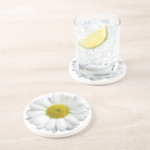 Hübscher Untersetzer mit weißem und gelbem Daisy
