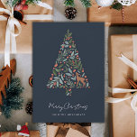 Hübscher Winter Foliage Weihnachtsbaum | Kleines H Feiertagskarte<br><div class="desc">Diese wunderschöne,  elegante Weihnachtskarte bietet einen Weihnachtsbaum,  der aus dem Winterwald entworfen wurde,  Beeren und ein niedliches Hirsch. Leicht zu personalisieren und es gibt mehr Vorlagen auf der Rückseite für weitere Personalisierung. Die Hintergrund- und Textfarben lassen sich auf Wunsch einfach anpassen.</div>