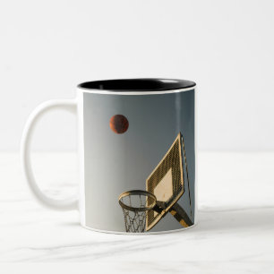 Hübsches Basketballgeschenk Zweifarbige Tasse