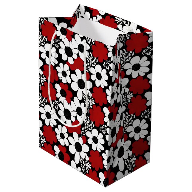 Hübsches Blumenmuster in Rot, Schwarz und Weiß Mittlere Geschenktüte (Rückseite Schrägansicht)