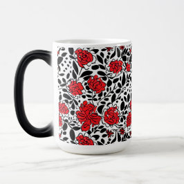 Hübsches Blumenmuster in Rot, Schwarz und Weiß Verwandlungstasse