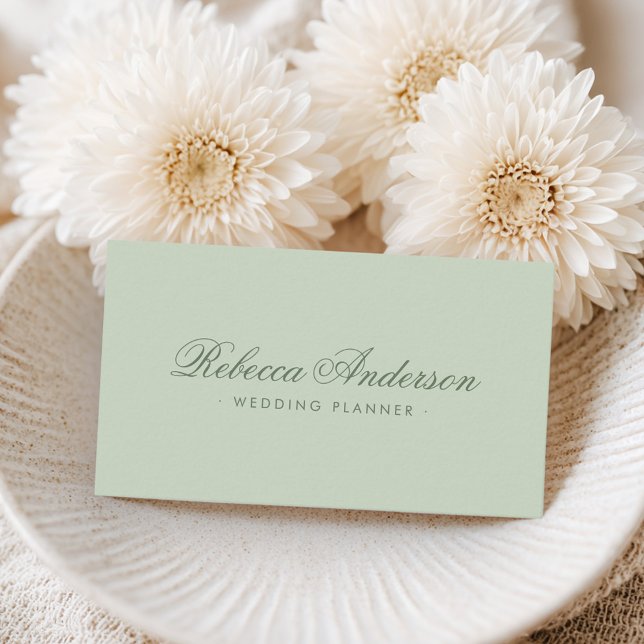 hübsches Drehbuch mit minimalem Glanz Visitenkarte (Light sage green minimal chic trendy pretty script business card)