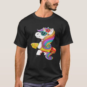 Hübsches Einhorn Tragend Surfboard mit Niedlichem T-Shirt