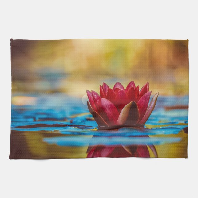 Hübsches Foto einer Lotus-Blume in einem Teich Geschirrtuch (Horizontal)