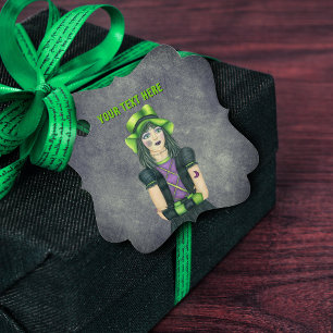 Hübsches Goth-Mädchen Grüne Mütze Tattoos Dunkelgr Geschenkanhänger