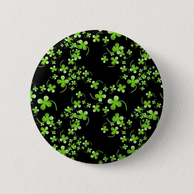 Hübsches Kleeblatt-Muster, grün auf schwarzem Zube Button (Vorderseite)