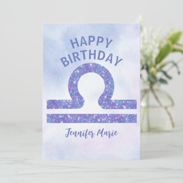 Hübsches Libra-Zeichen Custom Lila Happy Birthday Karte (Stehend Vorderseite)