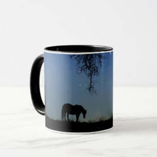 Hübsches Pferd und Starry Night mit Eichenbäumen Tasse