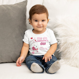 Hübsches Pink Girl's First Valentine Day Custom Baby T-shirt