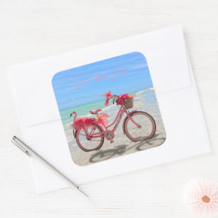 Hübsches rosa Flamingo-Fahrrad am Strand von Sanib Quadratischer Aufkleber