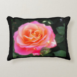 Hübsches Rosa- und Orange-Rose-Macro-Foto Dekokissen