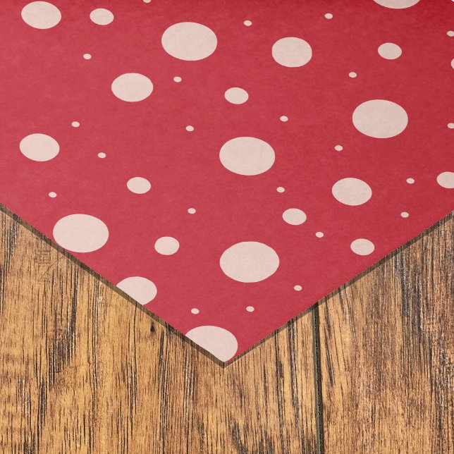 Hübsches rotes Tissue Paper mit rosa Polka-Punkten Seidenpapier (Von Creator hochgeladen)