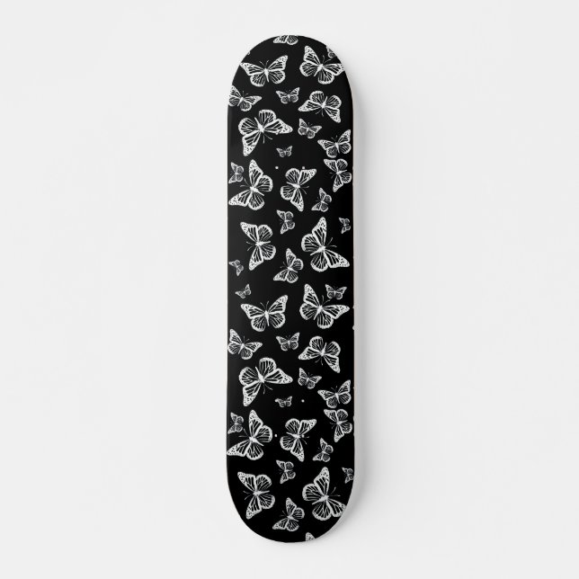 Hübsches Schwarz-Weiß-Schmetterlingsmotiv Skateboard (Vorne)