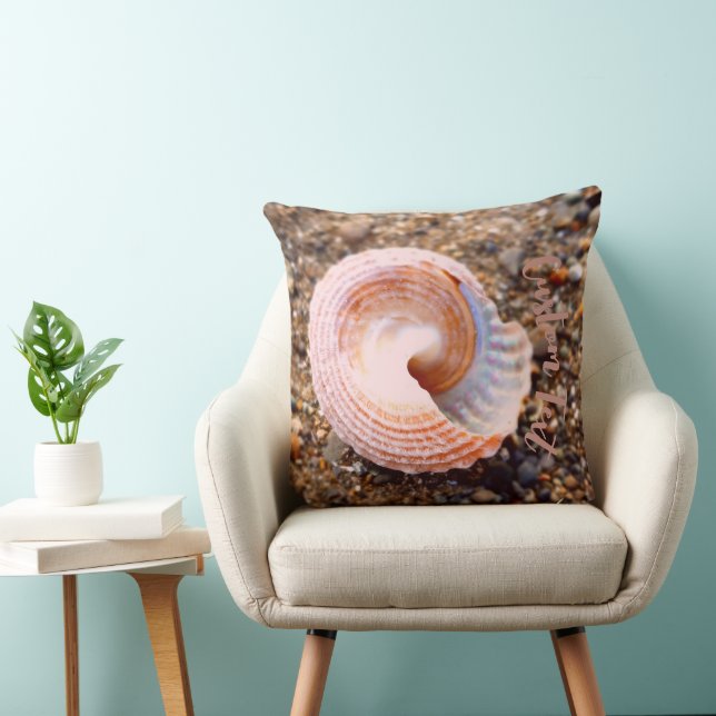 Hübsches Seashell am Rocky Beach mit benutzerdefin Kissen (Stuhl )