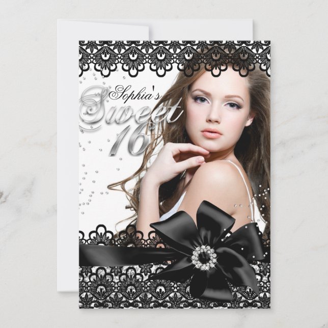 Hübsches Silver Black Lace Foto Sweet 16 Einladung (Vorderseite)