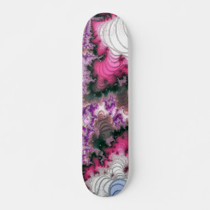 HÜBSCHES STRASSWASSER SKATEBOARD