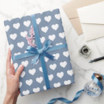 Hübsches White Hearts Muster Vintag Blau Geschenkpapier<br><div class="desc">Das festliche, moderne und schlichte Verpackungspapier zeichnet sich durch ein hübsches, weißes Herz-Muster auf einem Vintagen, stylischen Hintergrund aus. Wrap deine Geschenke mit Liebe, perfekt für Valentinstag, Geburtstag, Hochzeit oder eine Babydusche! Exklusiv für Sie entworfen von Happy Dolphin Studio. Wenn Sie Hilfe oder passende Produkte benötigen, kontaktieren Sie uns bitte...</div>