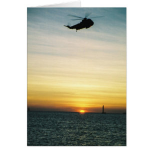 Hubschrauber am Sonnenuntergang