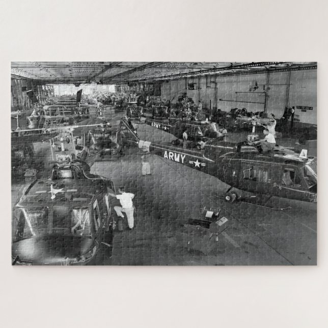 Huey-Hubschrauber-Wartung (Horizontal)