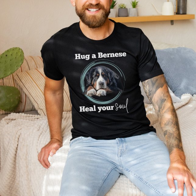 Hug a Bernese, Bernese Mountain Dog T-Shirt (Von Creator hochgeladen)