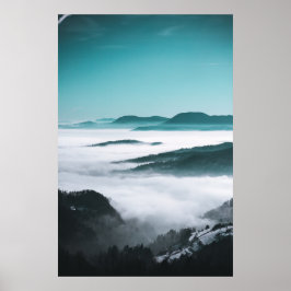 Hügel-, Nebel- und Baumebenen Poster