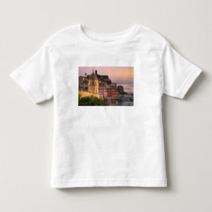 Hügelstadt Vernazza am Abend, Cinque Kleinkind T-shirt