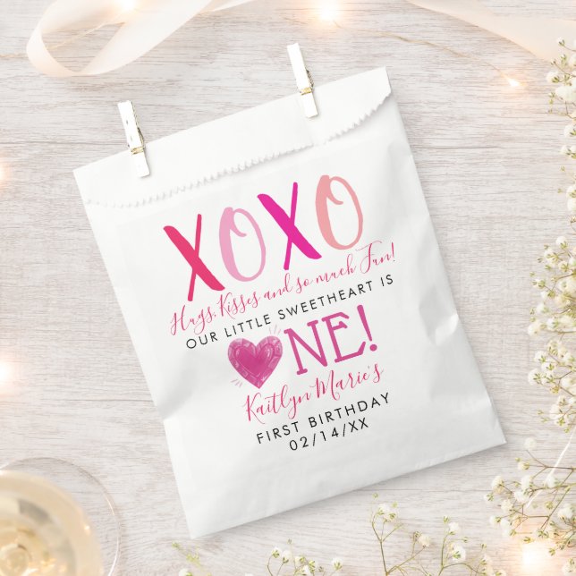 Hugs & Kisses (XOXO) Valentinstag 1. Geburtstag Geschenktütchen (Ausgeschnitten)
