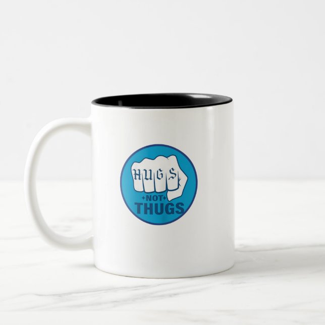 HUGS NOT THUGS Two-Tone COFFEE MUG Zweifarbige Tasse (Links)