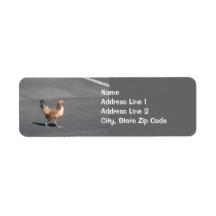 Huhn, das den Straßen-Rücksendeadresse-Aufkleber