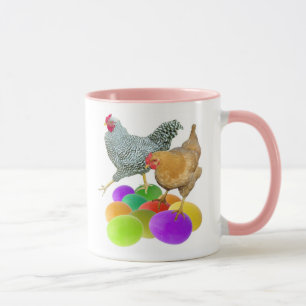 Hühner mit farbiger Tasse