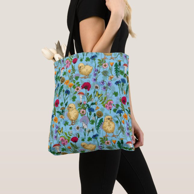 Hühner und Wildblumen in Babyblau Tasche (Von Nahem)
