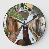 Huit chevaux triangle, horloge murale