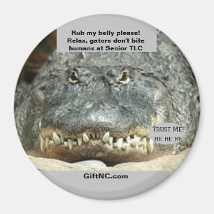 Humains à Senior TLC amusant aimant de gator