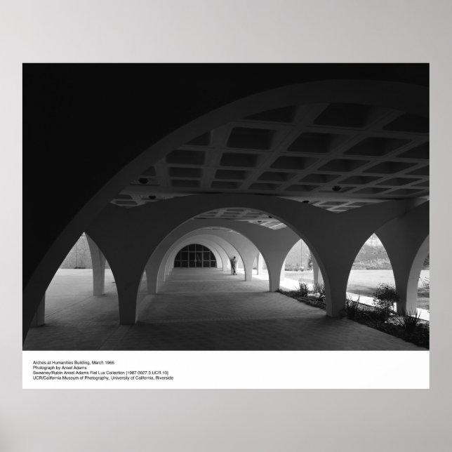 Humanistische Gebäude, März 1966, von Ansel Adams Poster (Vorne)