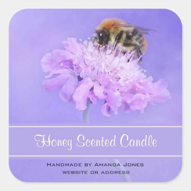Hummel auf einer rosa Blume-Kerze Quadratischer Aufkleber (Vorderseite)