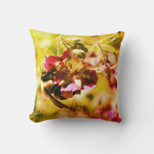 Hummel auf rosa Blume Abstrakt Grunge Kissen