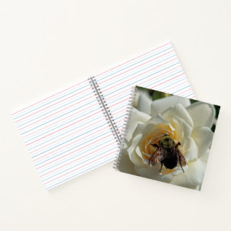 Hummel und weiße Rose Notizbuch